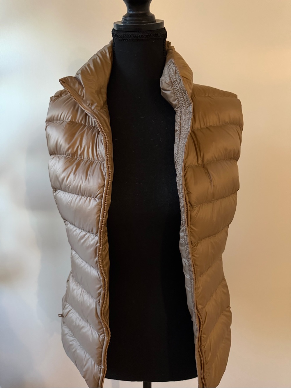 Aritzia Quilted Puffer Vest in Camel/Taupe